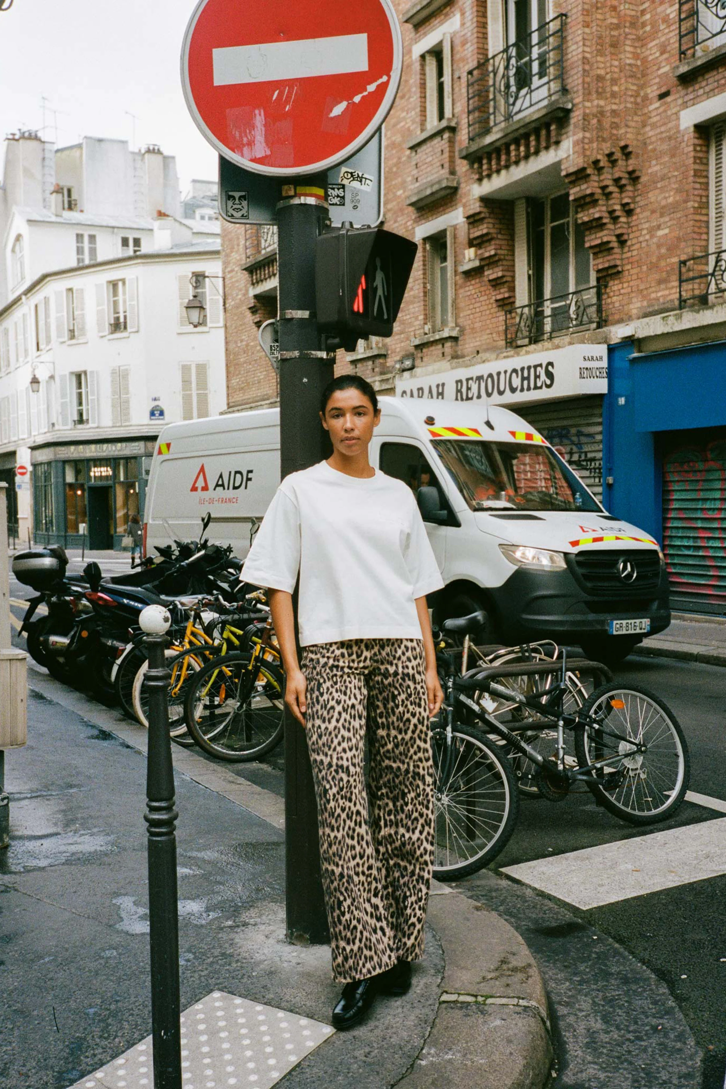 JIANA T-SHIRT | White - Image 4